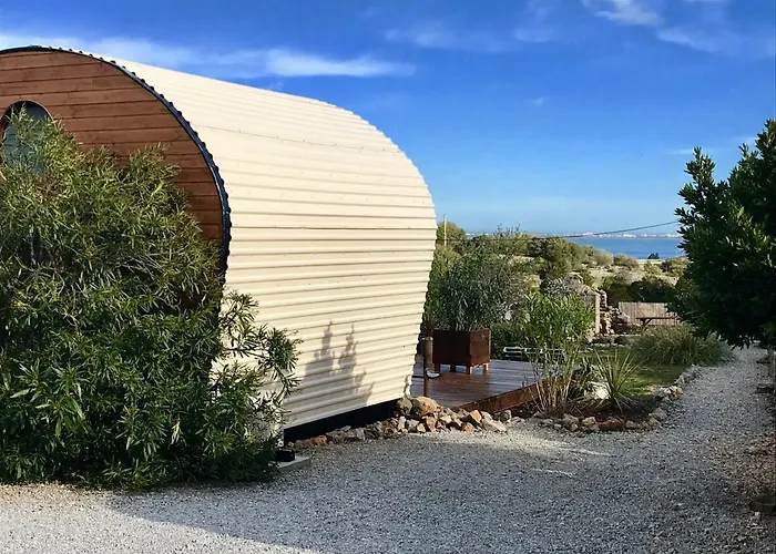Tilley Lounge Cocoon Konukevi 4*