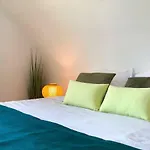 Tilley Lounge Cocoon Penzion