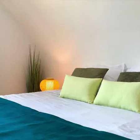 Tilley Lounge Cocoon Guest house