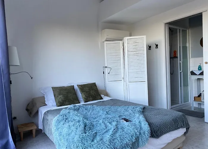 ゲストハウス Tilley Lounge Cocoon 4*